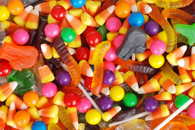 What is the most popular candy of all time and what sales numbers do they have to back this up What is the most popular candy of all time and what sales numbers do they have to back this up